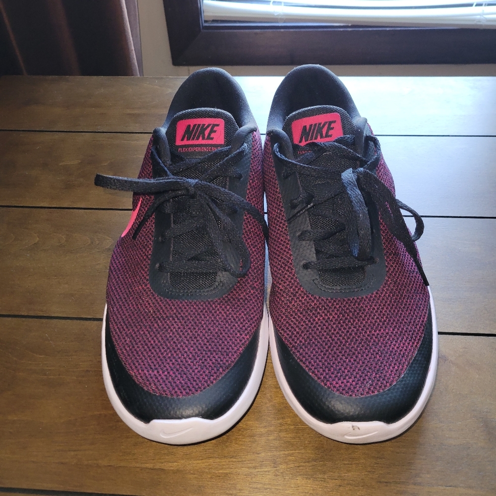 Nike Flex Sneakers